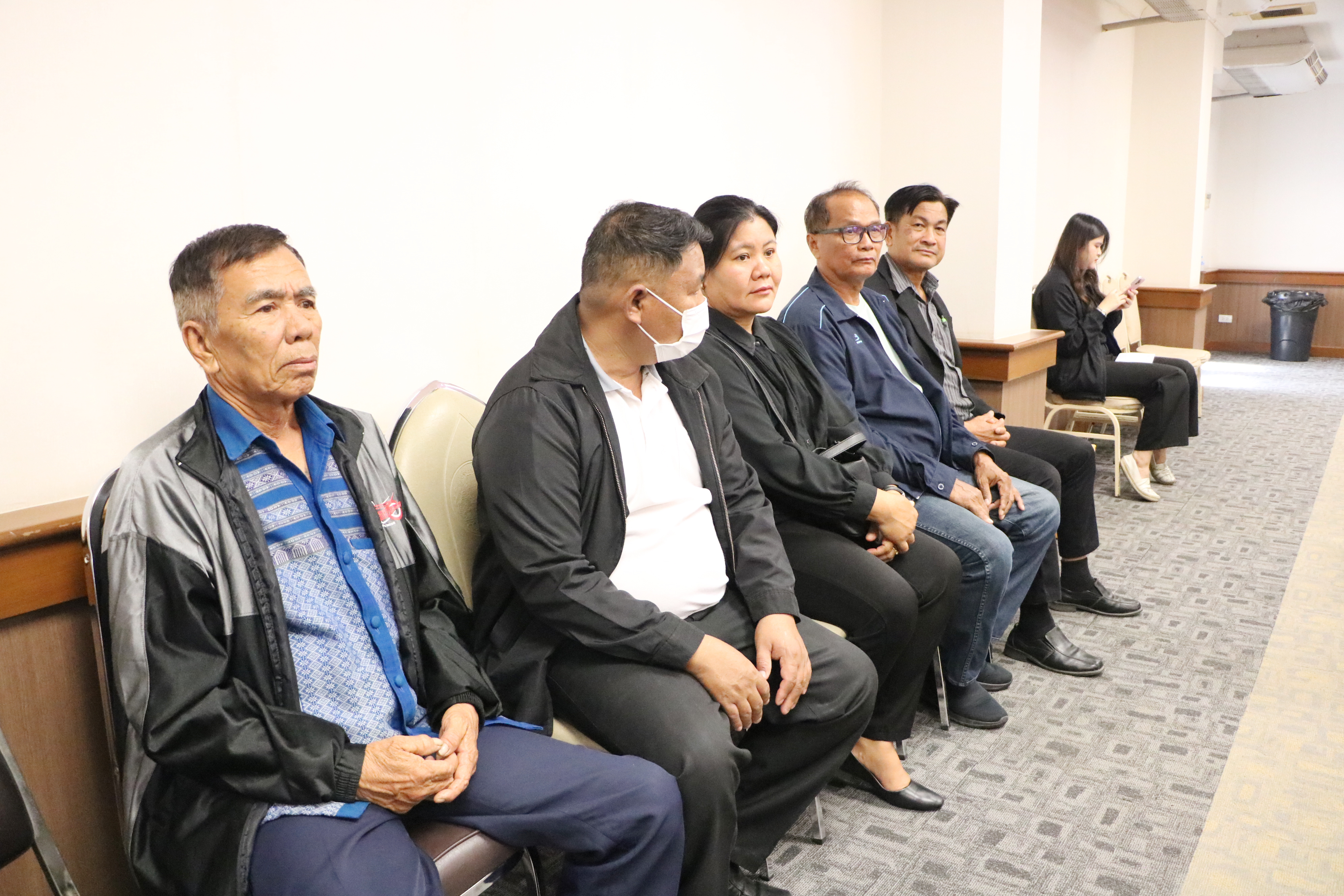 title - ส.ป.ก. ร่วมประชุม อกก. แก้ไขปัญหาผลกระทบจากโครงการพัฒนาของรัฐและปัญหาที่ดินที่เกี่ยวข้องกับกระทรวงเกษตรและสหกรณ์ 